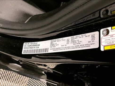 Used 2025 RAM 1500 Laramie image 40