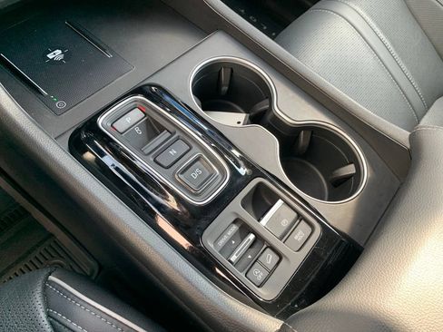 Used 2025 Honda Pilot Elite image 22