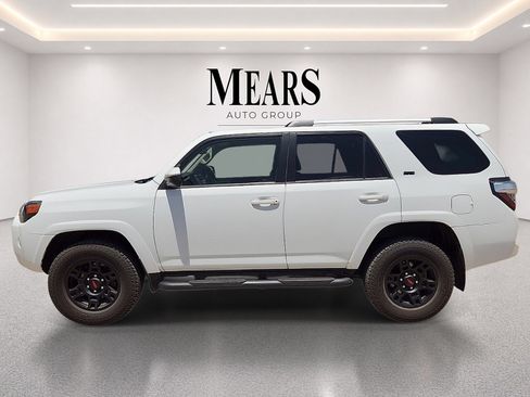 Used 2022 Toyota 4Runner SR5 AWD/4WD image 2
