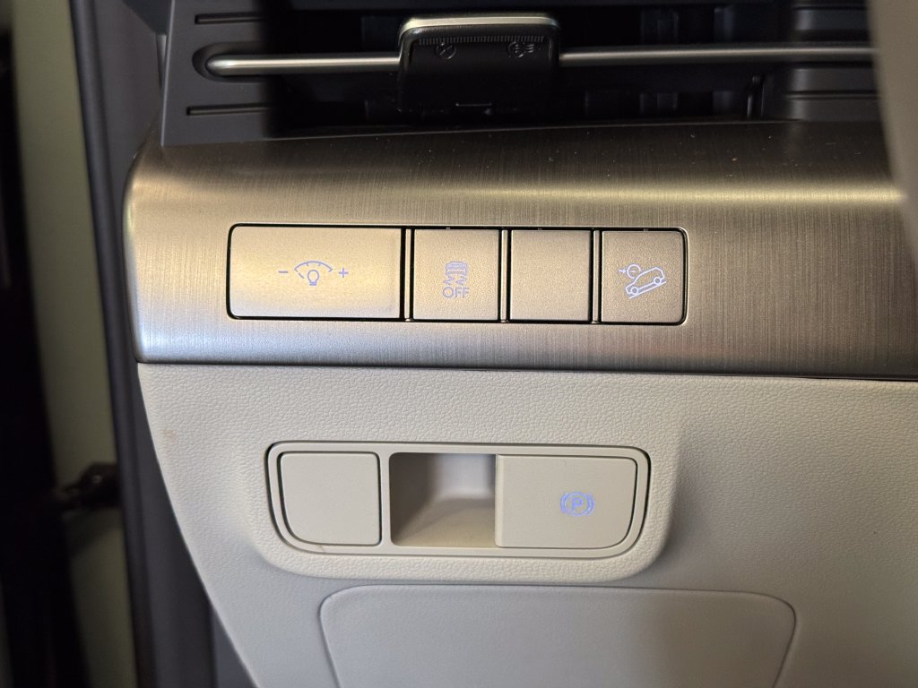 Used 2024 Hyundai Kona SEL FWD image 18