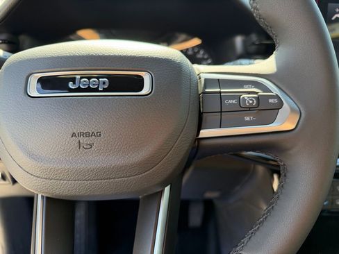 New 2026 Jeep Compass Latitude image 18