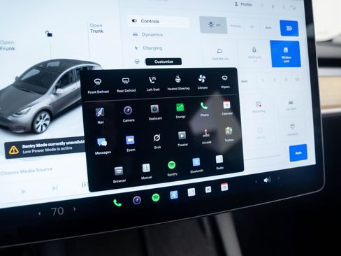 Used 2023 Tesla Model Y Long Range image 21