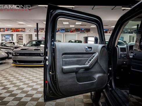 Used 2009 HUMMER H3T Alpha image 12
