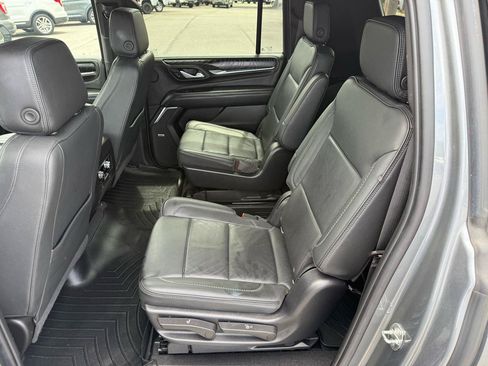 Used 2022 GMC Yukon XL Denali AWD/4WD image 17