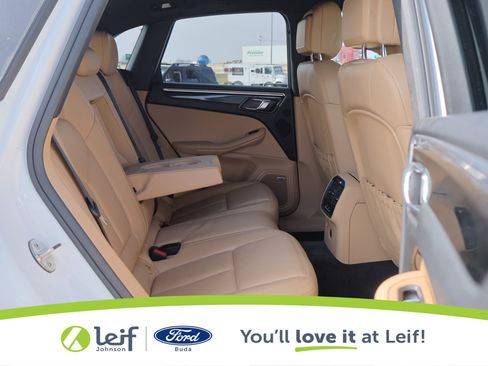 Used 2018 Porsche Macan image 33