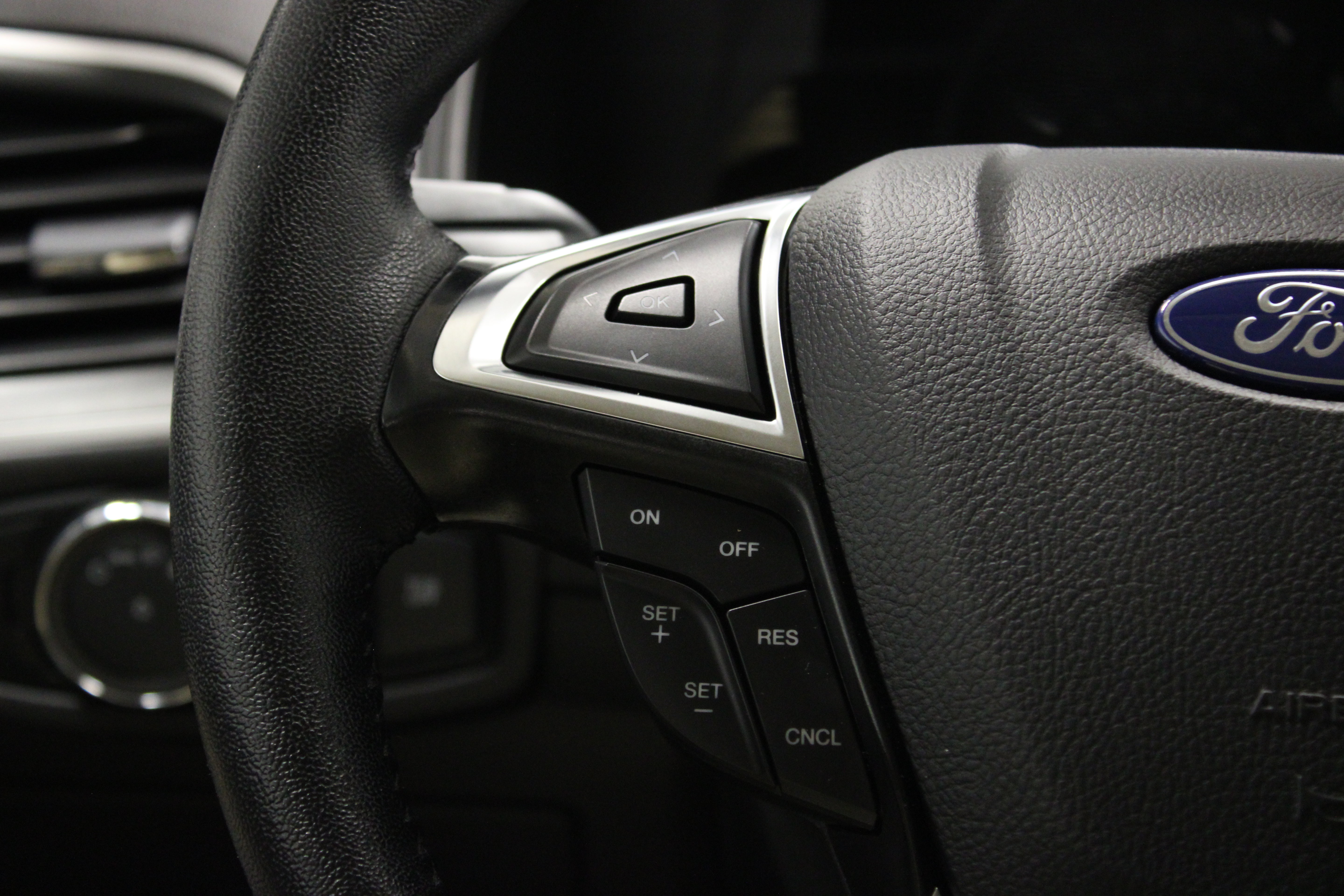 Used 2024 Ford Edge SEL AWD/4WD image 21