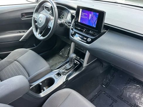 Used 2024 Toyota Corolla Cross AWD Hybrid image 17