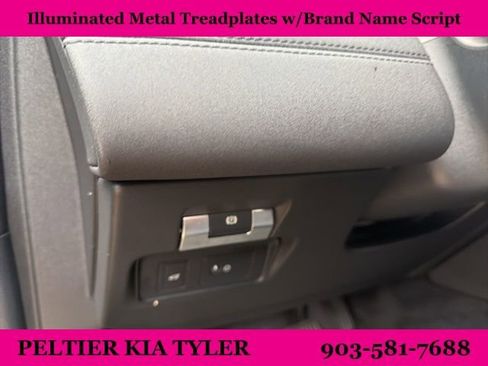 Used 2020 Land Rover Discovery Sport image 16