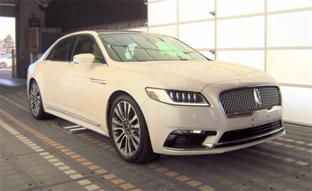Used 2017 Lincoln Continental Reserve w/ Luxury Package AWD/4WD image 5