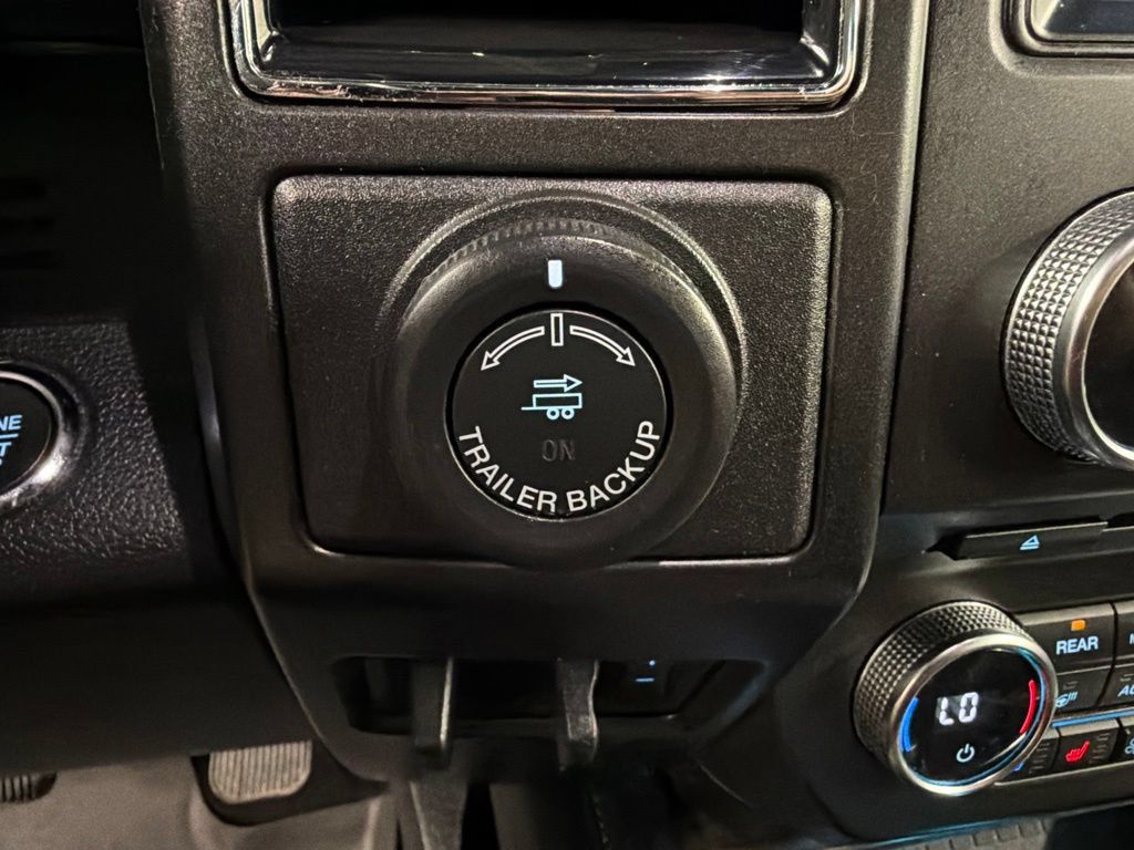 Used 2018 Ford Expedition Limited w/ Equipment Group 301A AWD/4WD image 19
