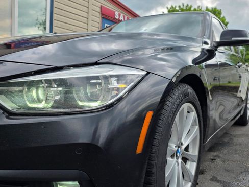Used 2017 BMW 320i xDrive Sedan AWD/4WD image 14