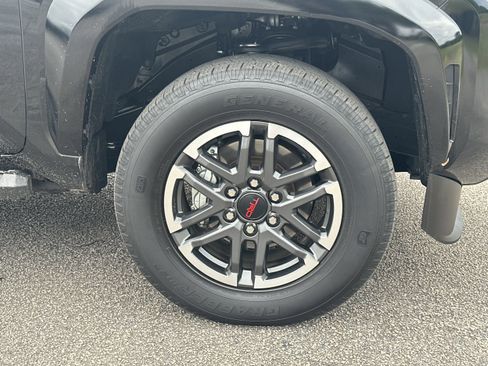 Used 2025 Toyota Tacoma TRD Sport w/ TRD Sport Premium Package RWD image 12