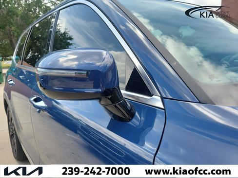 Certified 2024 Kia Telluride SX w/ Towing Package AWD/4WD image 8
