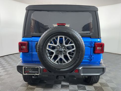 Used 2024 Jeep Wrangler Sahara w/ Technology Group image 9