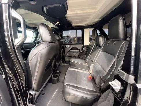 Used 2020 Jeep Wrangler Unlimited Sahara AWD/4WD image 23