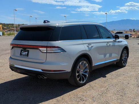 Used 2025 Lincoln Aviator Reserve w/ Illumination Package AWD/4WD image 3