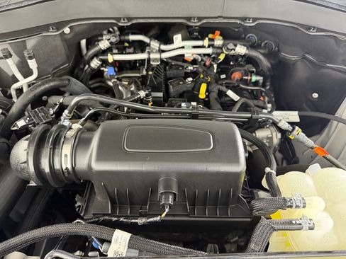 Used 2024 Ford Explorer XLT w/ Equipment Group 202A AWD/4WD image 36