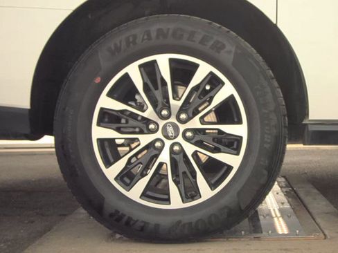 Certified 2025 Ford Expedition Max Platinum AWD/4WD image 21