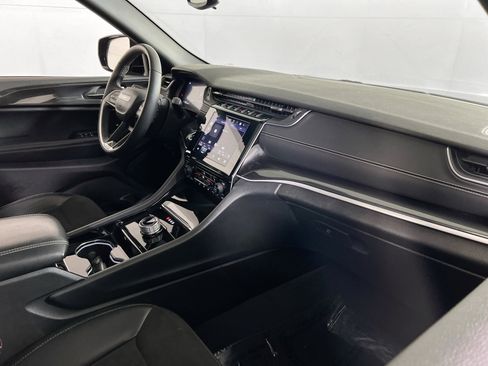 Used 2023 Jeep Grand Cherokee Altitude image 28