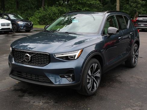 New 2026 Volvo XC40 B5 Ultra w/ Protection Package Premier image 7