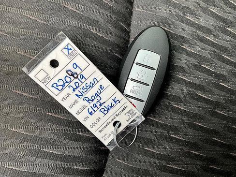 Used 2019 Nissan Rogue SV w/ Sun & Sound Touring Package image 33