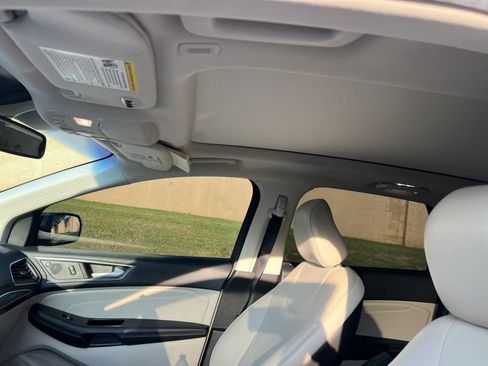 Used 2020 Ford Edge Titanium w/ Equipment Group 301A FWD image 8