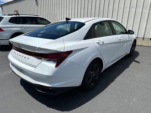 Used 2023 Hyundai Elantra SEL FWD image 4
