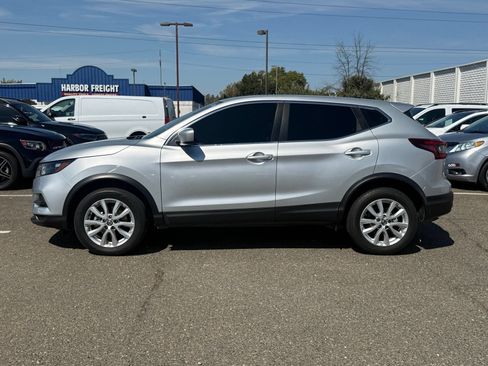 Used 2021 Nissan Rogue Sport S FWD image 2