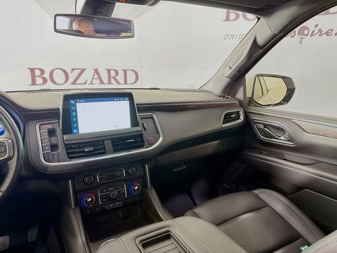 Used 2022 Chevrolet Tahoe Z71 w/ Luxury Package AWD/4WD image 28