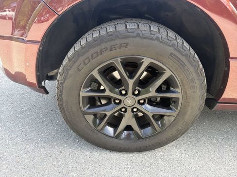 Used 2017 Ford Expedition Max Limited AWD/4WD image 10