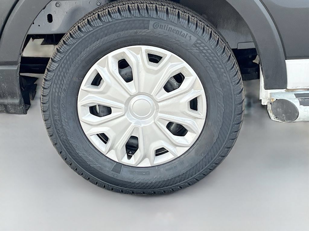 Used 2025 Ford Transit 250 Low Roof w/ Exterior Upgrade Package RWD image 28