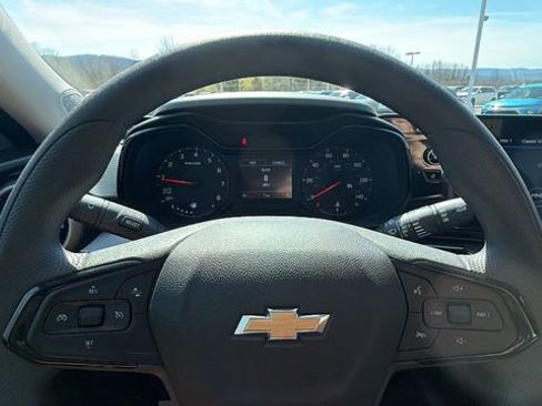New 2026 Chevrolet Trax LS w/ LS Convenience Package FWD image 19