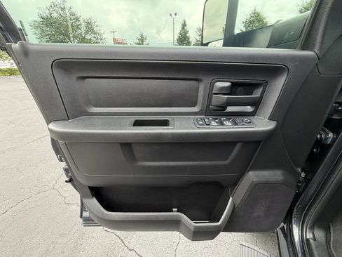 Used 2017 RAM 3500 Tradesman w/ Chrome Appearance Group AWD/4WD image 18