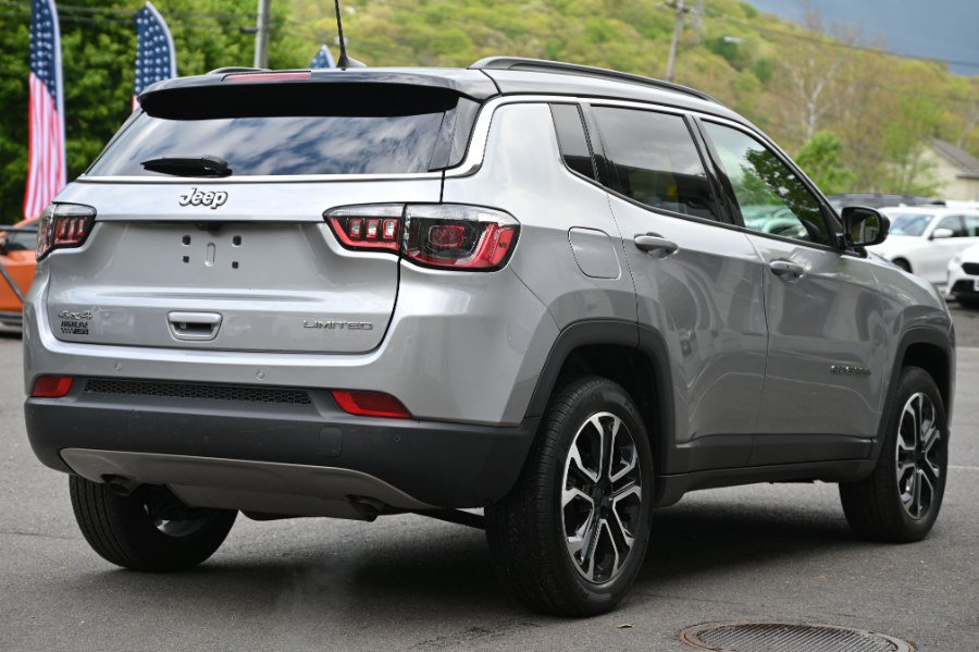 Used 2024 Jeep Compass Limited AWD/4WD image 5