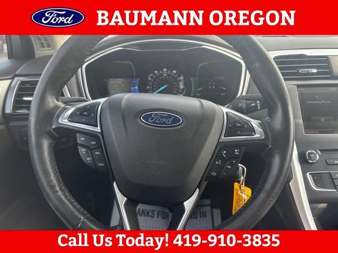 Used 2016 Ford Fusion SE FWD image 21