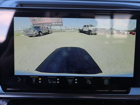 Used 2025 Chevrolet Silverado 2500 LTZ w/ LTZ Premium Package image 23