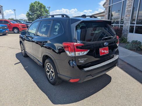 Used 2023 Subaru Forester Premium AWD/4WD image 3