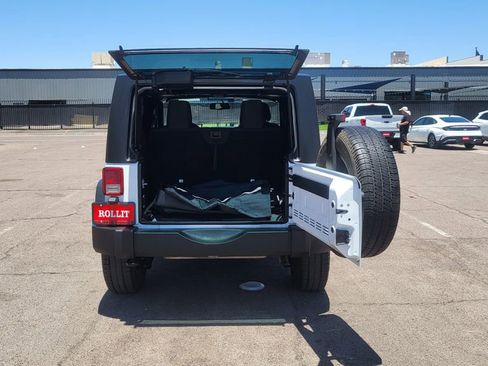 Used 2015 Jeep Wrangler Sport w/ Quick Order Package 24S AWD/4WD image 11