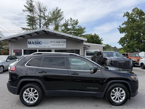 Used 2019 Jeep Cherokee Latitude w/ Popular Appearance Group FWD image 3
