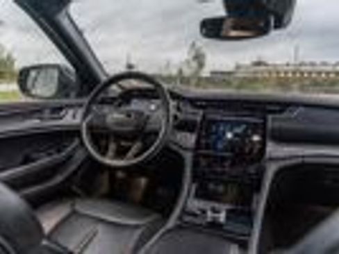 Used 2024 Jeep Grand Cherokee Limited AWD/4WD image 14