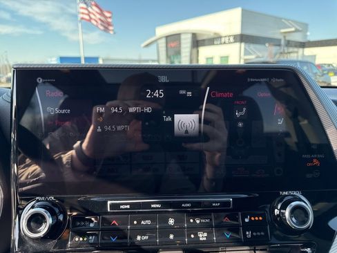 Used 2022 Toyota Highlander Platinum image 21