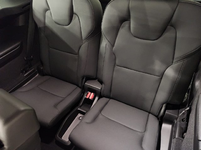 New 2026 Volvo XC90 T8 Plus w/ Protection Package Premier AWD/4WD image 32