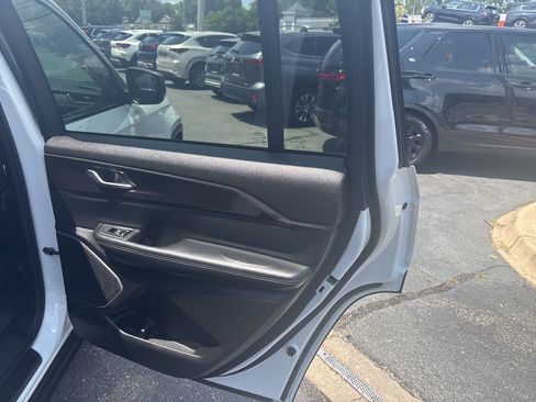 Used 2022 Jeep Grand Cherokee L Laredo w/ Luxury Tech Group I image 19