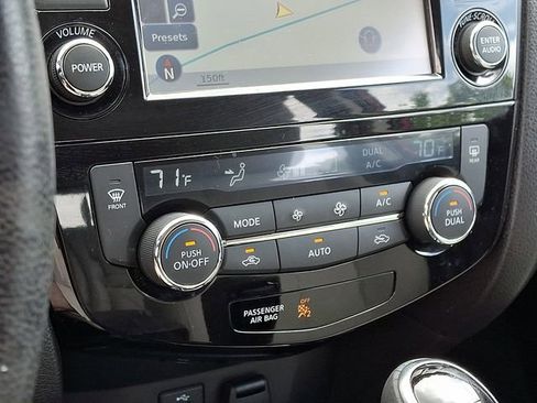 Used 2018 Nissan Rogue Sport SV w/ SV Technology Package AWD/4WD image 16
