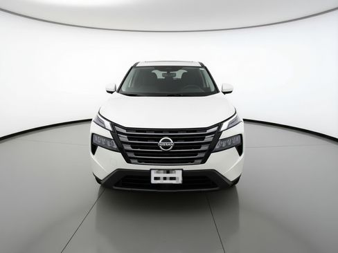 Used 2025 Nissan Rogue SV FWD image 2
