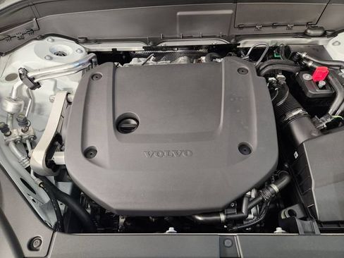 New 2026 Volvo XC90 B6 Plus w/ Protection Package Premier AWD/4WD image 33