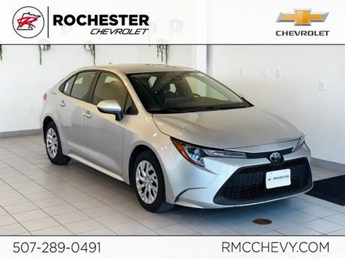 Used 2020 Toyota Corolla LE image 1