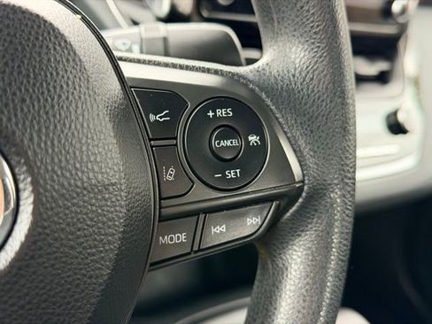 Used 2020 Toyota Corolla LE image 10