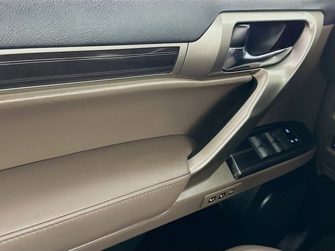 Used 2020 Lexus GX 460 Premium image 15