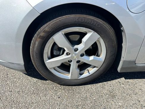 Used 2014 Chevrolet Volt Premium w/ Premium Trim Package FWD image 9